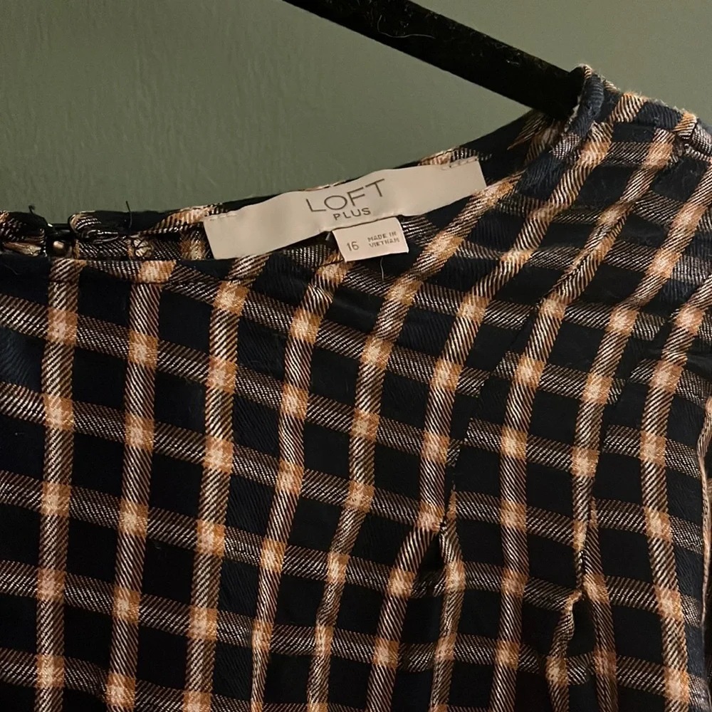 Loft plus sized blouse - Picture 2 of 3